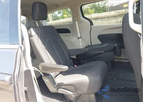 2017 Chrysler Pacifica Touring из США, поврежденный, VIN 2C4RC1DG1HR571607